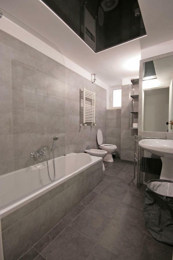 Trastevere 3 Bedrooms 로마 외부 사진